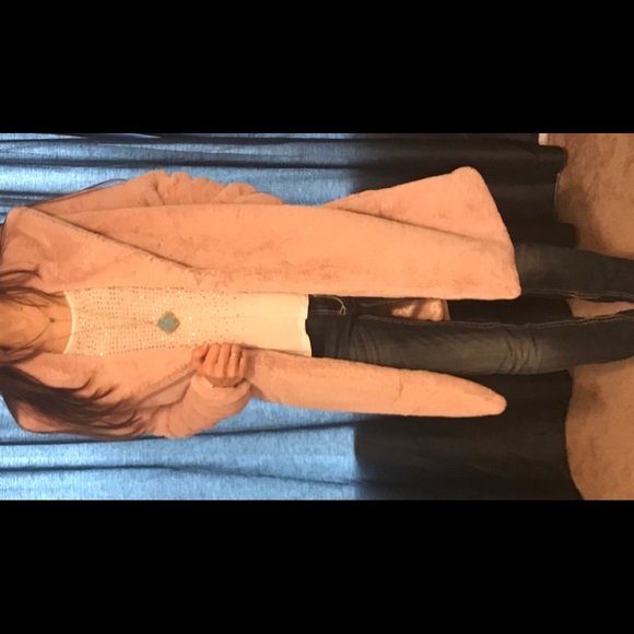 🎉HP✨LAST 1✨SALE✨NEW 5⭐️BLUSH LUXURY FAUX FUR COAT - Picture 5 of 7